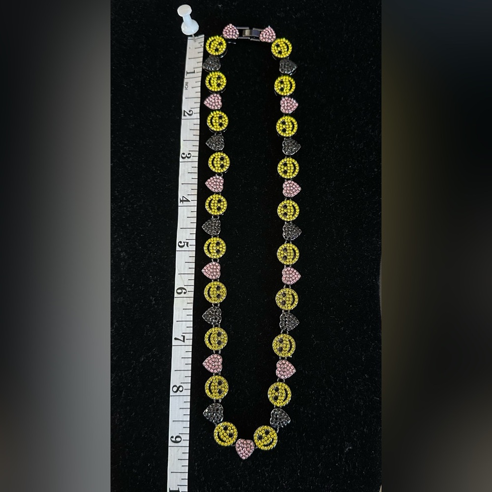 Chic Yellow Smiley Face and Pink and Black Heart Necklace - Picture 4 of 7